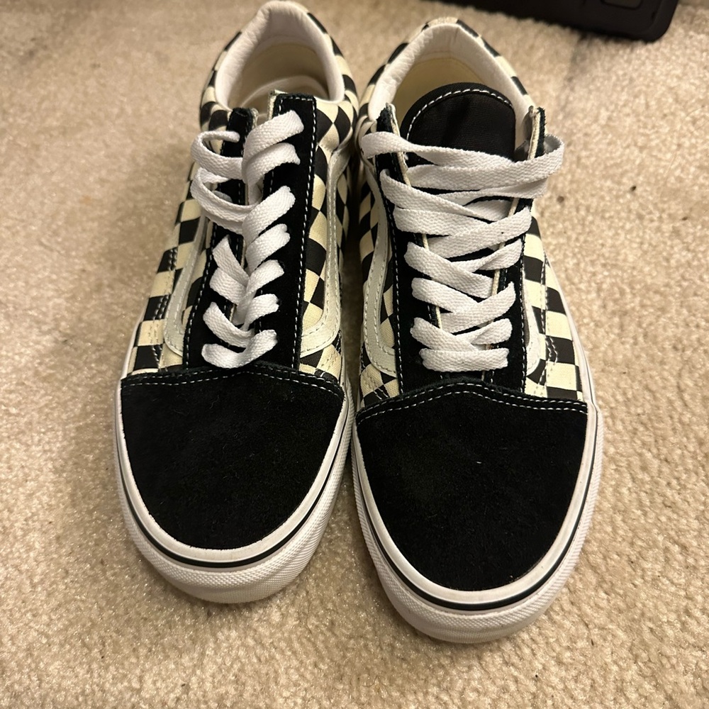 Vans - Picture 3 of 5